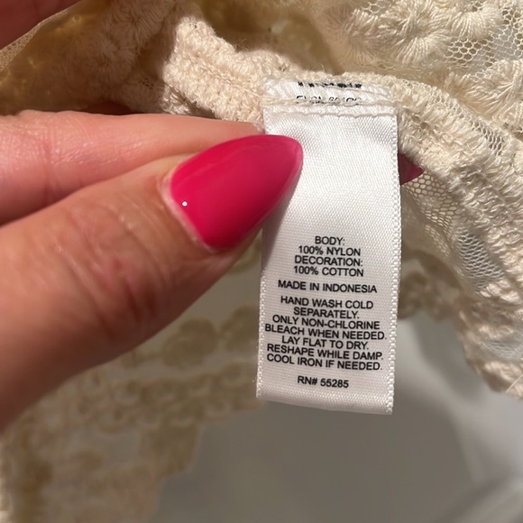 EXPRESS Size XS Lace Festival Concert Rodeo Top scalloped hem - Picture 6 of 6